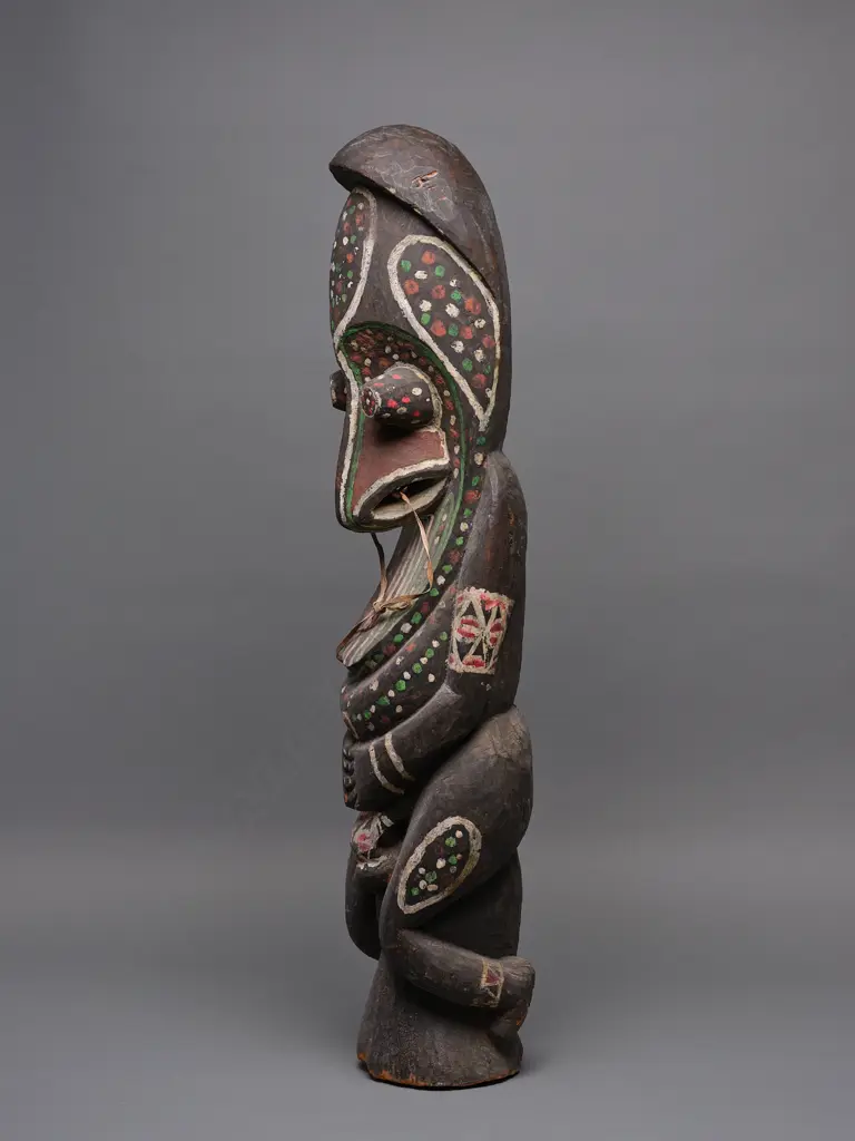 Vanuatu wood/fibre/ochre male grade figure, Image 1++